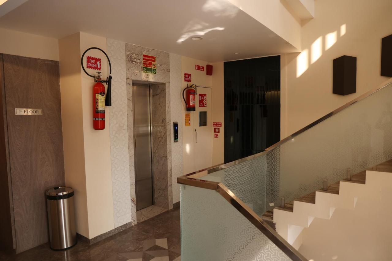 Hotel Pinaka Inn Лакхнау Екстер'єр фото