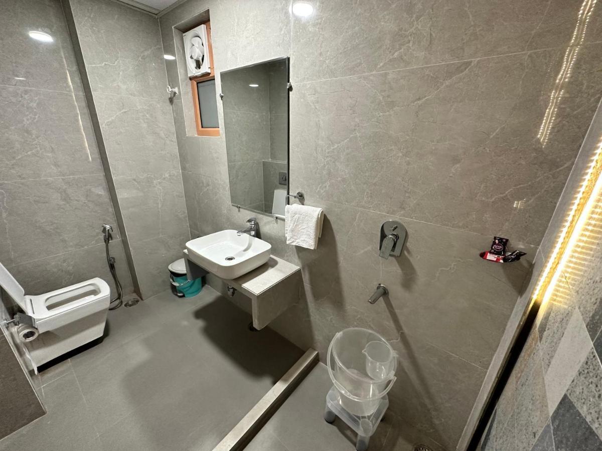 Hotel Pinaka Inn Лакхнау Екстер'єр фото