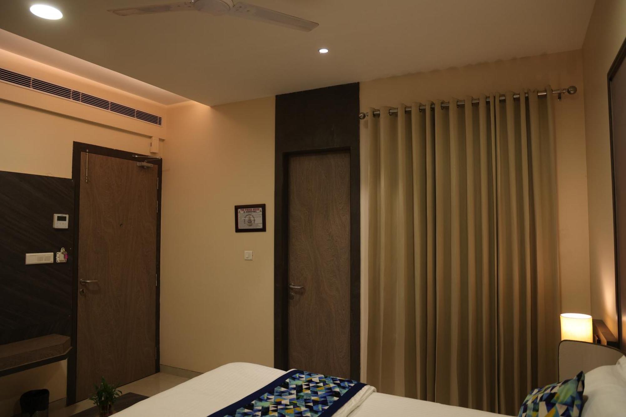 Hotel Pinaka Inn Лакхнау Екстер'єр фото