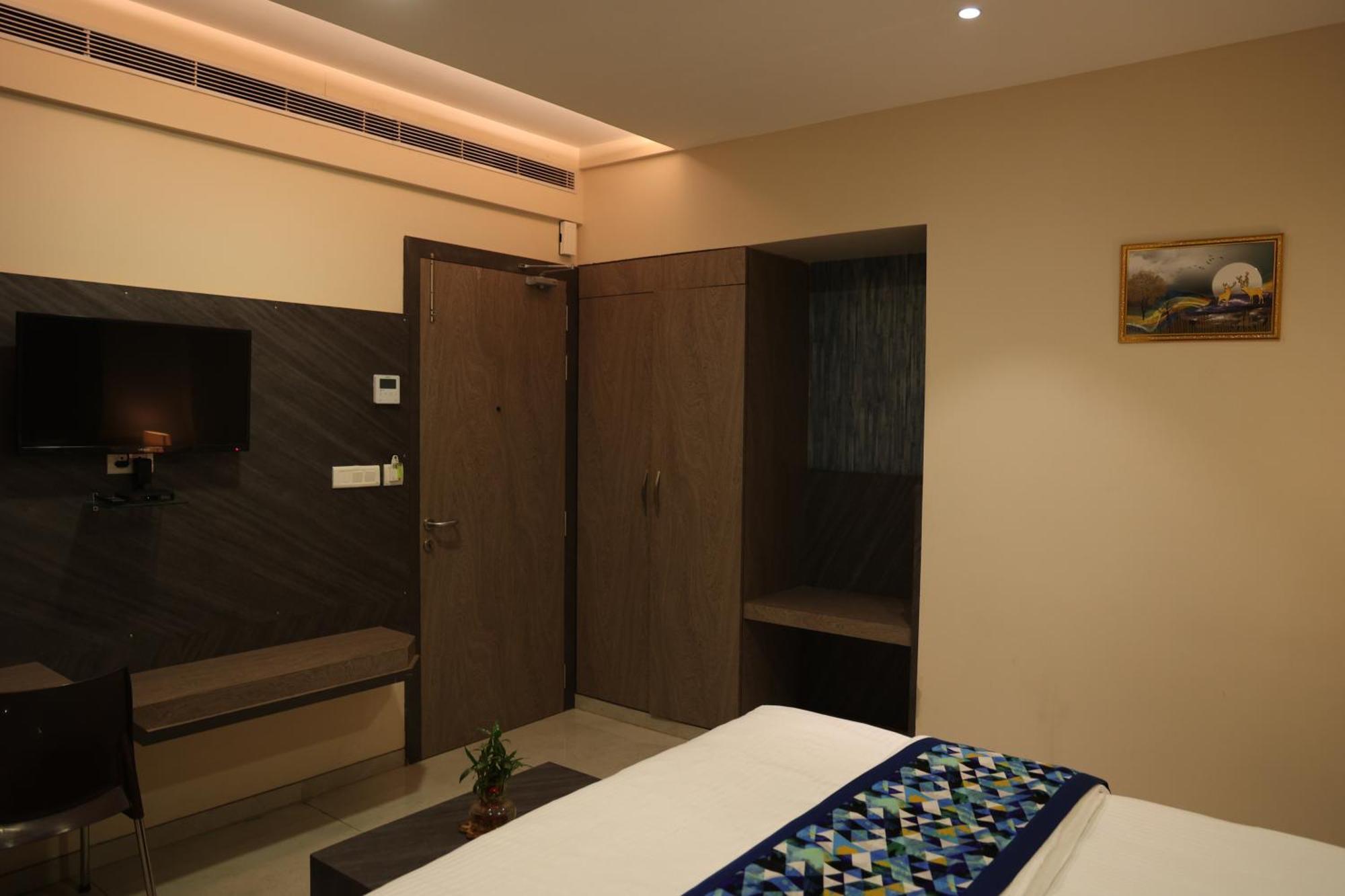 Hotel Pinaka Inn Лакхнау Екстер'єр фото