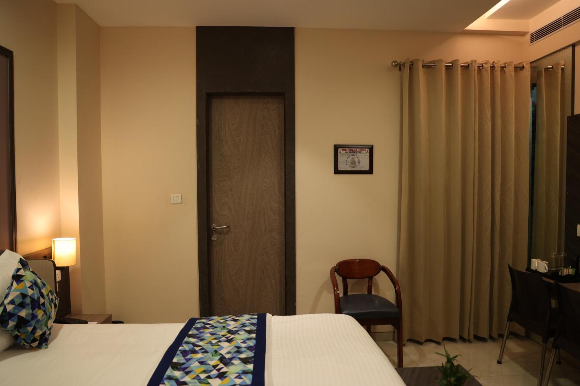 Hotel Pinaka Inn Лакхнау Екстер'єр фото