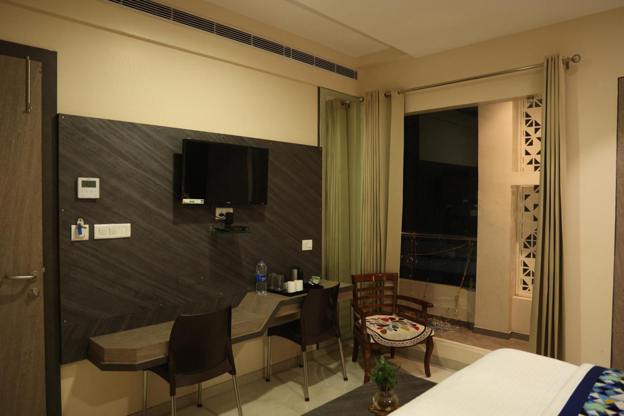 Hotel Pinaka Inn Лакхнау Екстер'єр фото