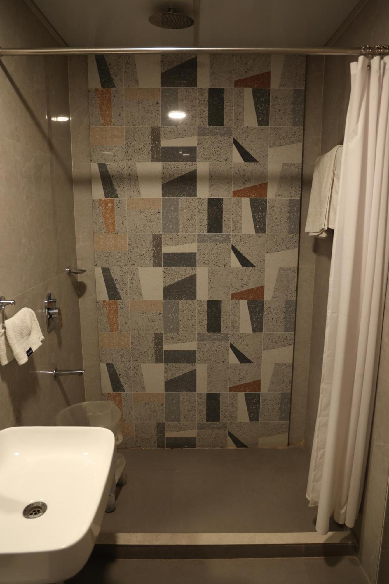Hotel Pinaka Inn Лакхнау Екстер'єр фото